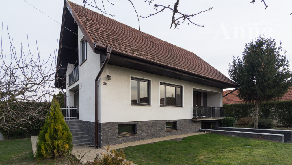 Podpivničený RD s pekným pozemkom - Kalinkovo