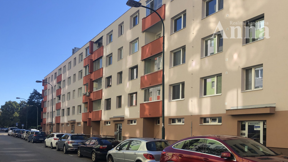 2-izb. byt - Medveďovej ul.