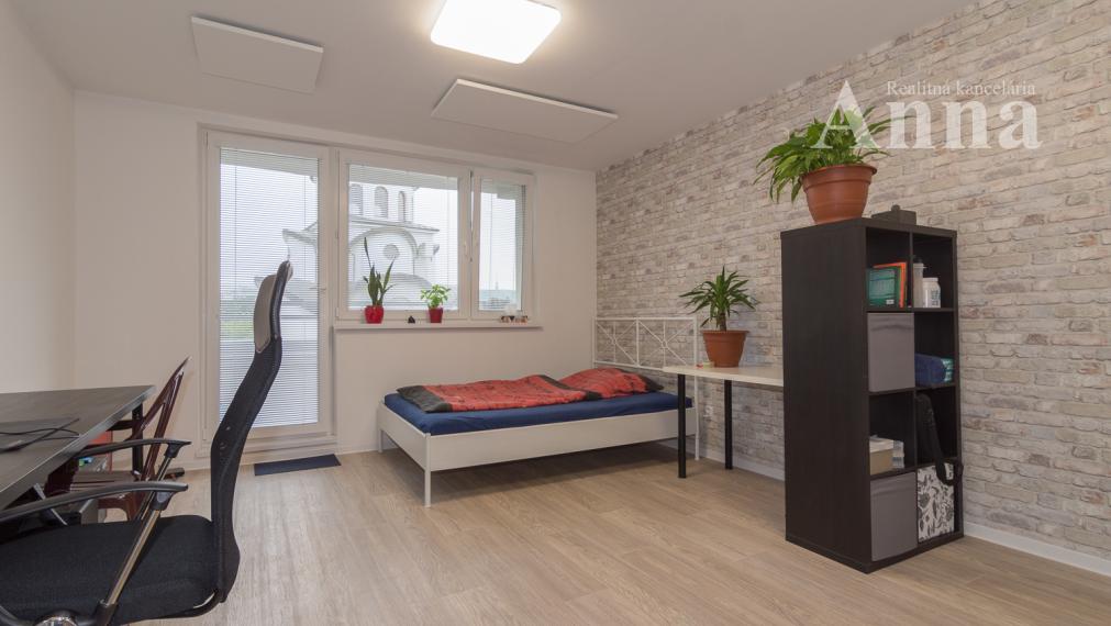 Gars. s parkovaním - Tomášikova ul. (novostavba)