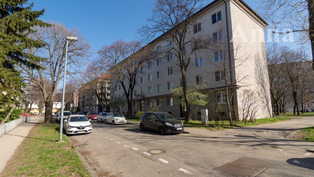 Krátkodobý prenájom 2-izb. byt - Velehradská ul.