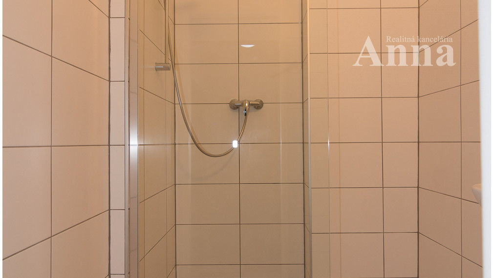 Krátkodobý prenájom 2-izb. byt - Velehradská ul.