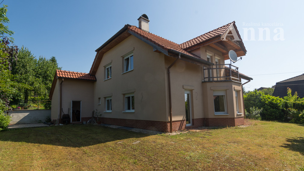 Veľký RD v peknej lokalite - Limbach