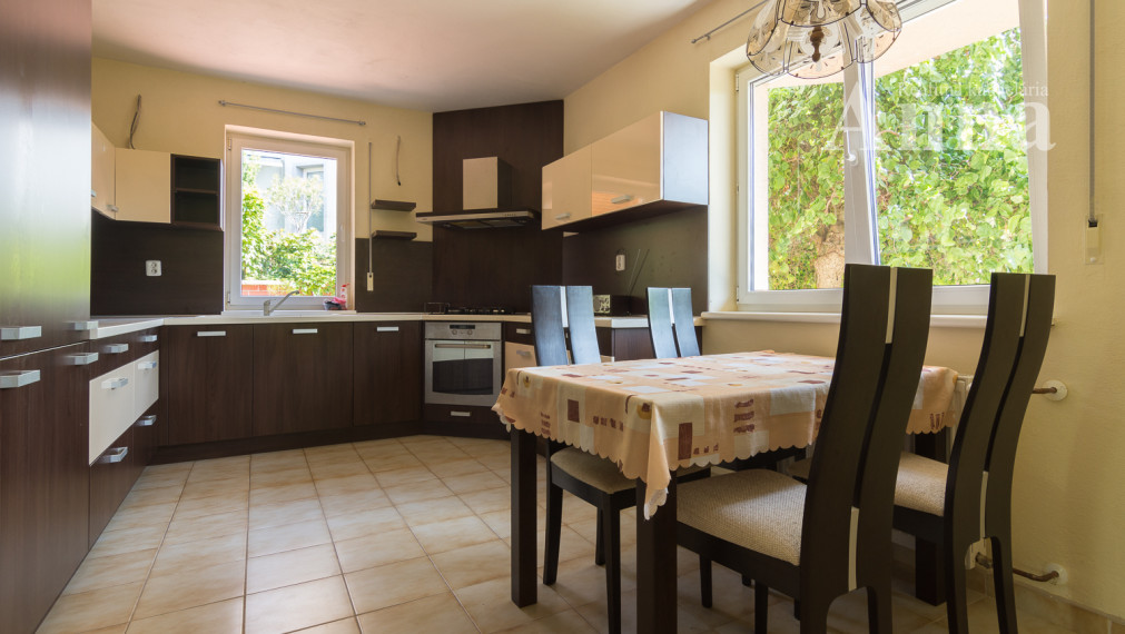 Veľký RD v peknej lokalite - Limbach