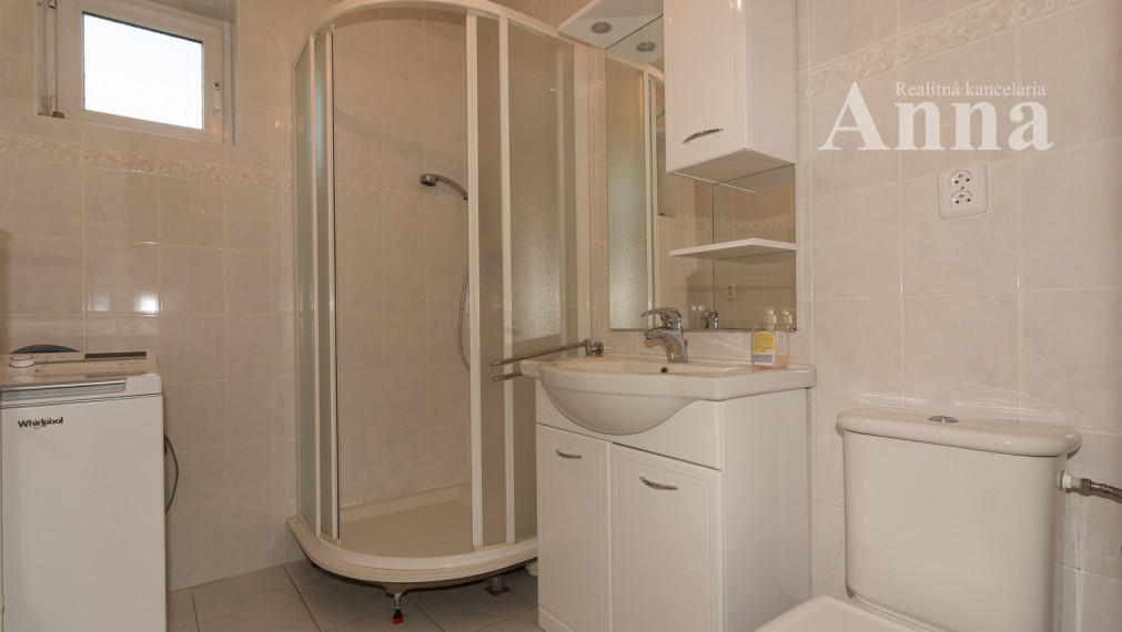 Veľký RD v peknej lokalite - Limbach