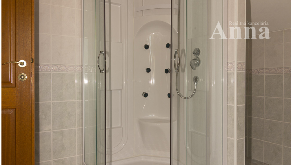 Veľký RD v peknej lokalite - Limbach