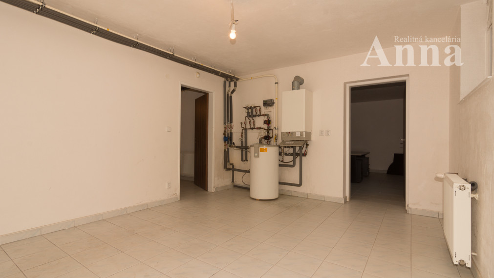 Veľký RD v peknej lokalite - Limbach