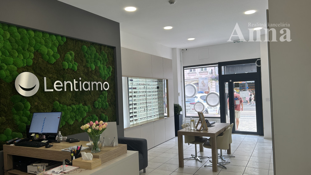 Obch. priestor s výkladom (70 m2) - Obchodná ul.