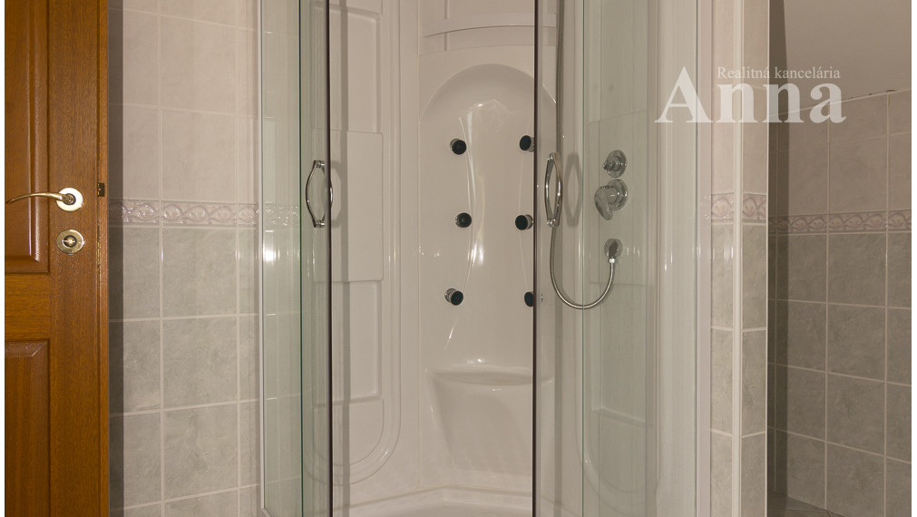 Veľký RD v peknej lokalite - Limbach