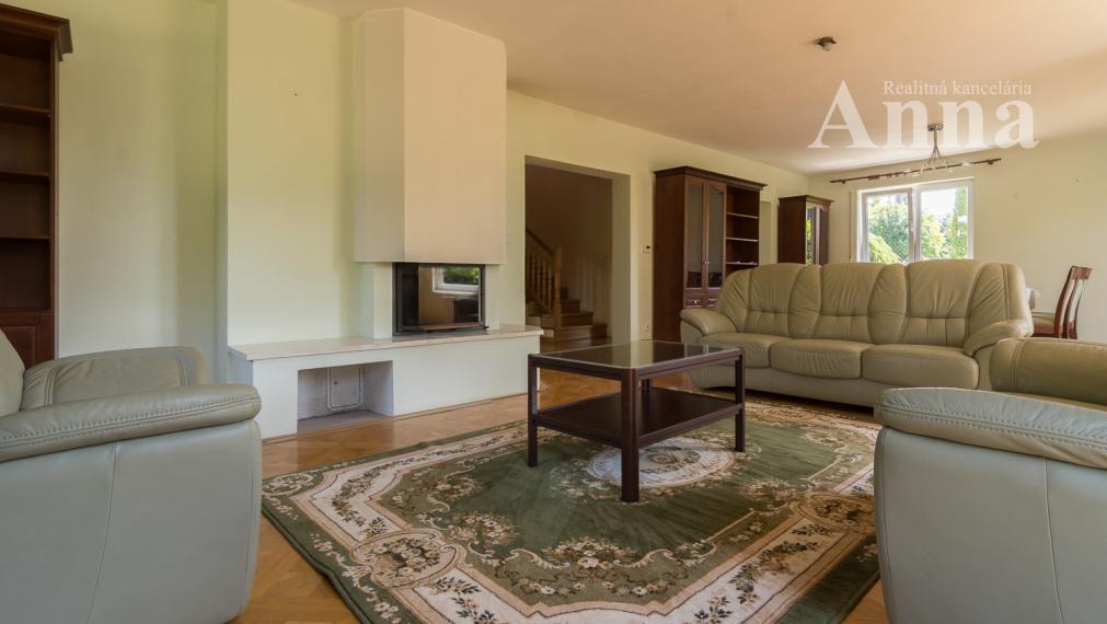 Veľký RD v peknej lokalite - Limbach