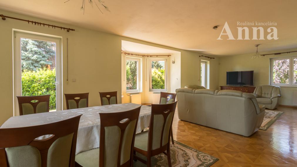 Veľký RD v peknej lokalite - Limbach