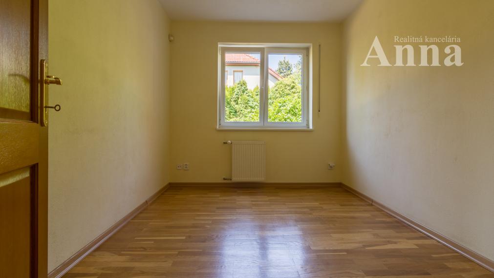 Veľký RD v peknej lokalite - Limbach