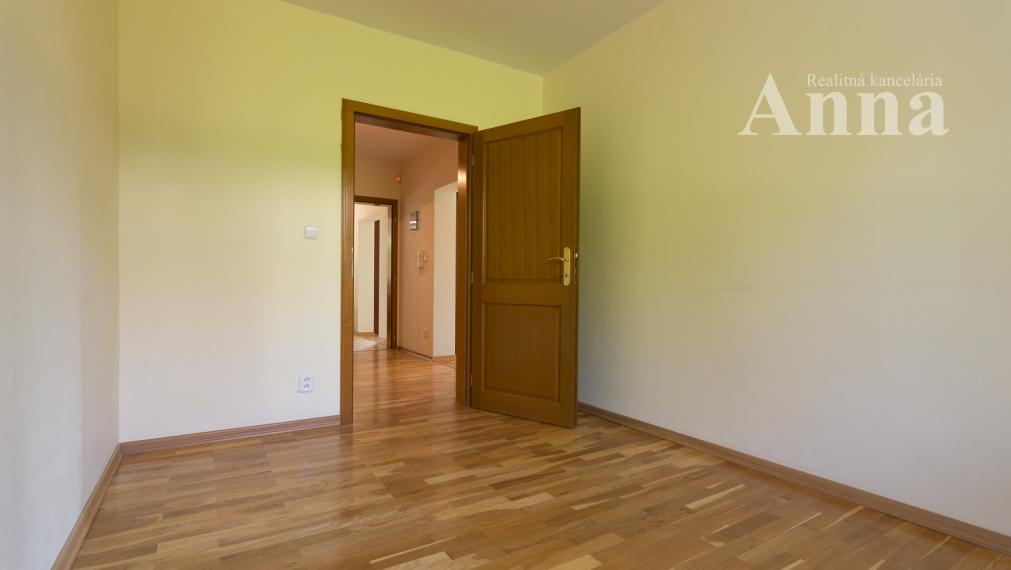 Veľký RD v peknej lokalite - Limbach