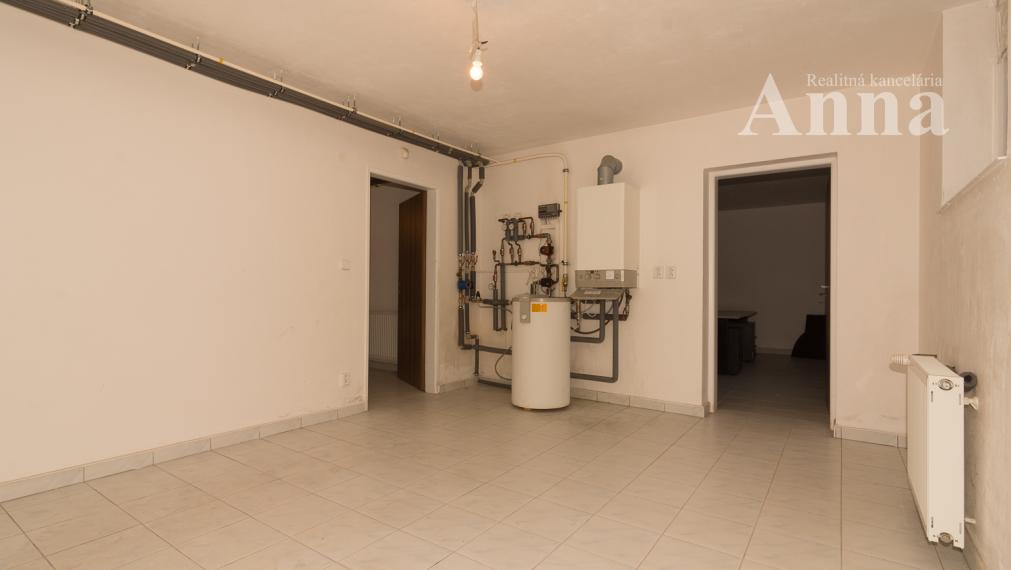 Veľký RD v peknej lokalite - Limbach