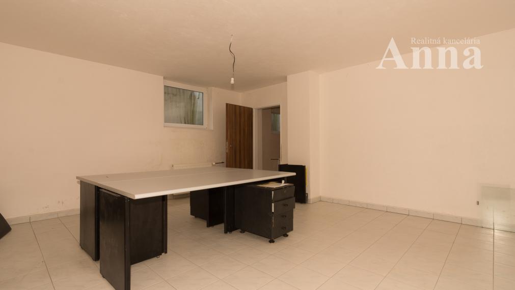 Veľký RD v peknej lokalite - Limbach