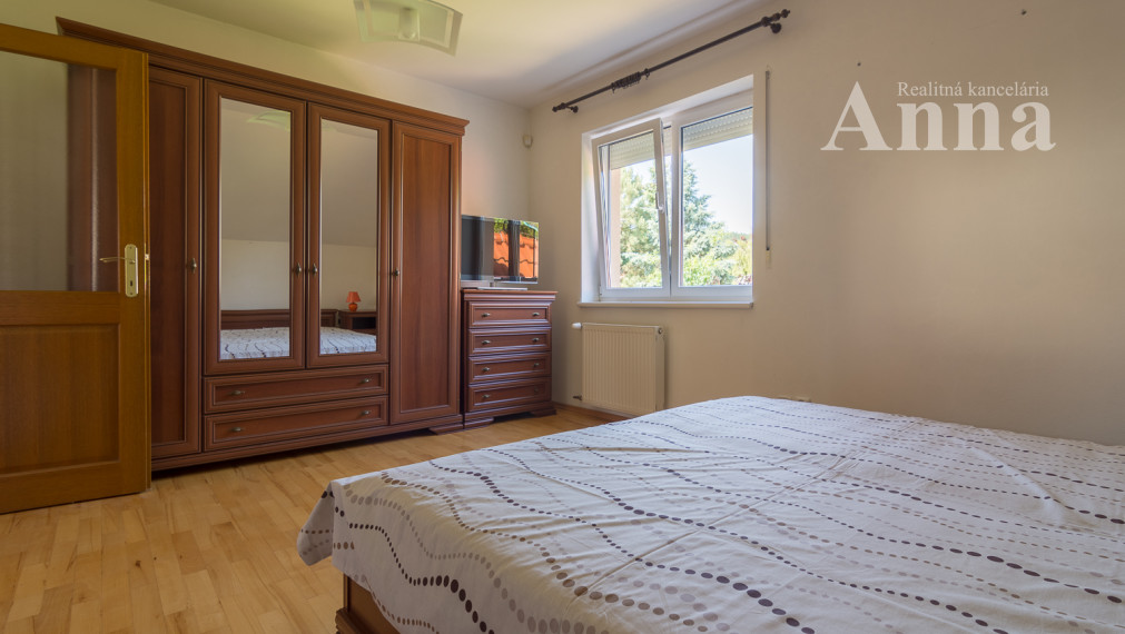 Veľký RD v peknej lokalite - Limbach