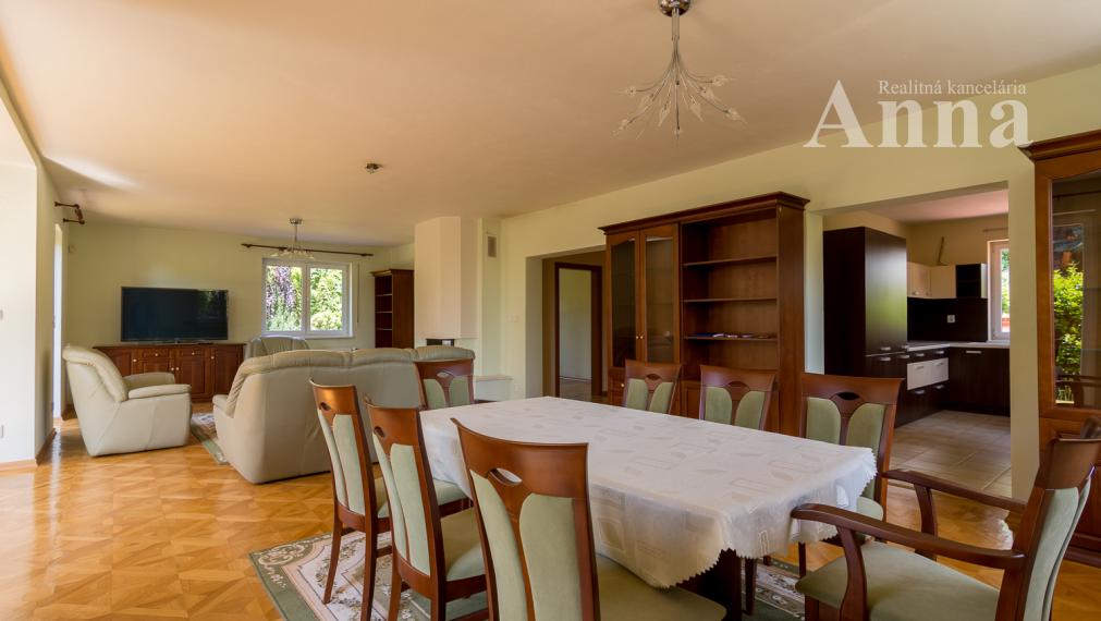 Veľký RD v peknej lokalite - Limbach