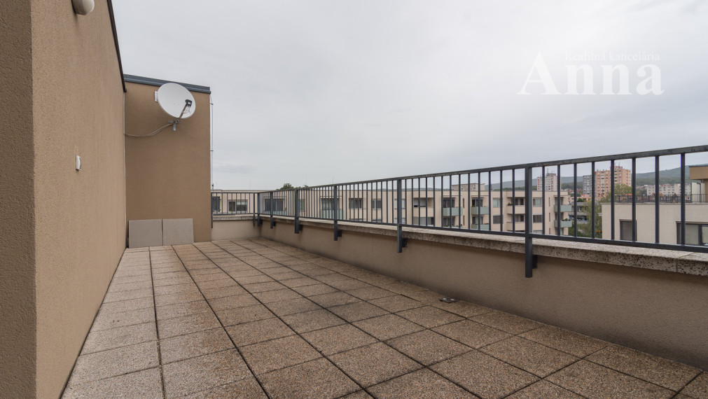 Nadštandardný 4-izb. byt s terasou a parkovaním - Stupava