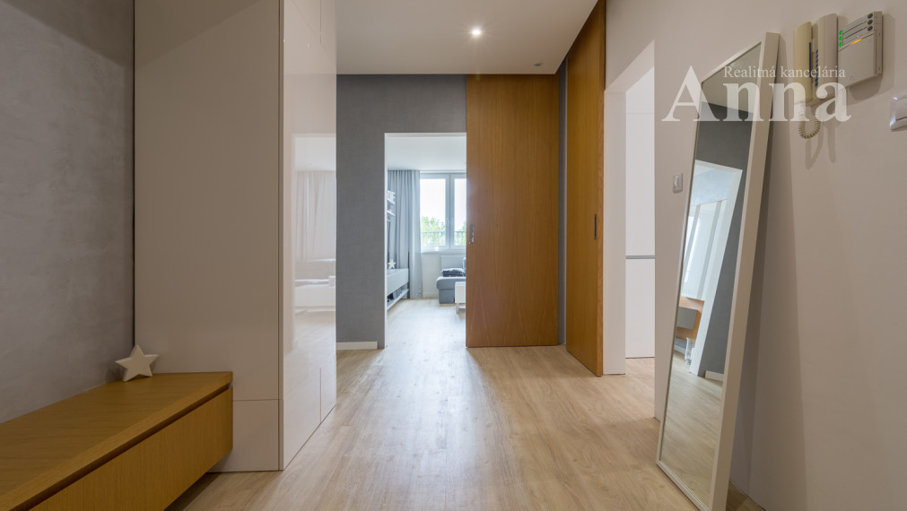 Nadštandardný 4-izb. byt s terasou a parkovaním - Stupava