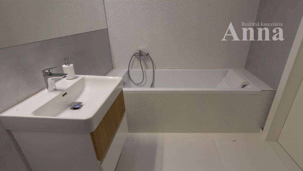 Nadštandardný 4-izb. byt s terasou a parkovaním - Stupava