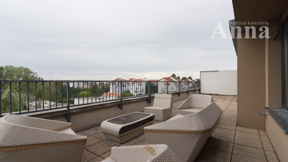 Nadštandardný 4-izb. byt s terasou a parkovaním - Stupava