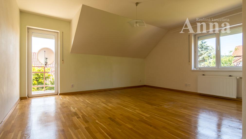 Veľký RD v peknej lokalite - Limbach