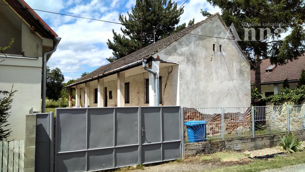 St. pozemok (1.226 m2) - Bílkove Humence