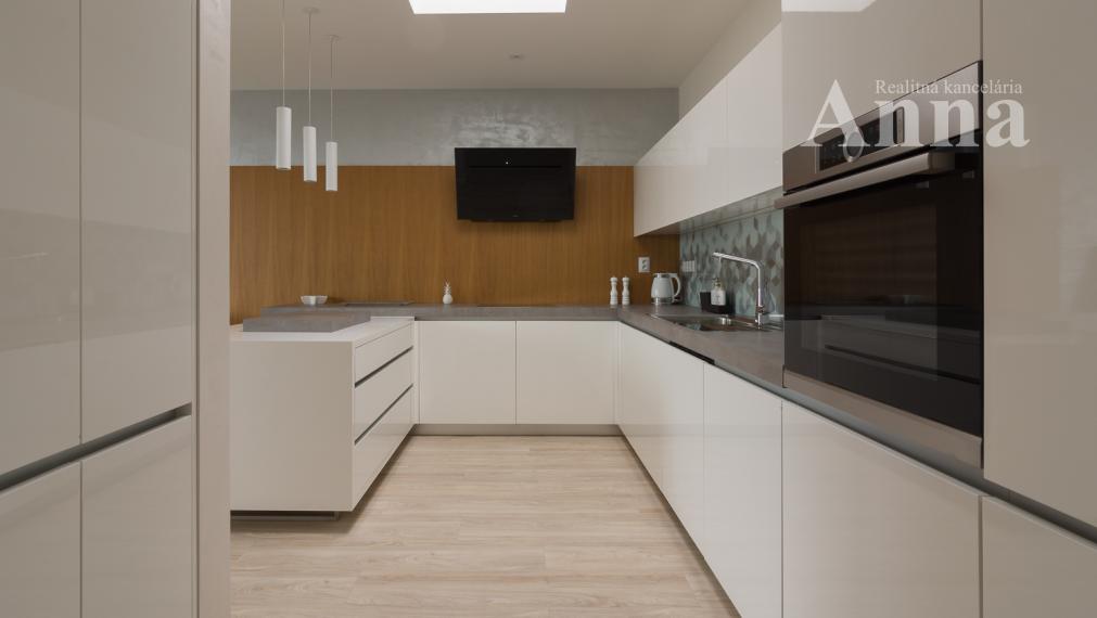 Nadštandardný 4-izb. byt s terasou a parkovaním - Stupava