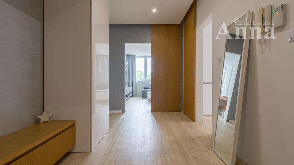 Nadštandardný 4-izb. byt s terasou a parkovaním - Stupava