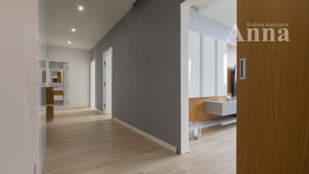 Nadštandardný 4-izb. byt s terasou a parkovaním - Stupava