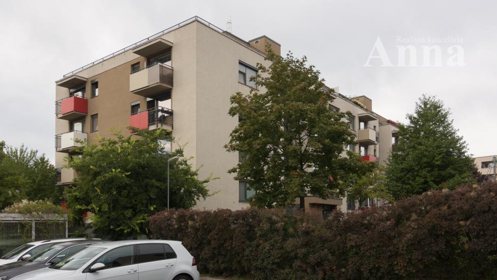 Nadštandardný 4-izb. byt s terasou a parkovaním - Stupava