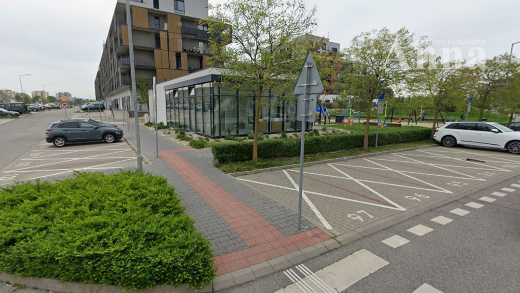 Parkovacie státie Slnečnice Viladomy Béžová ul.