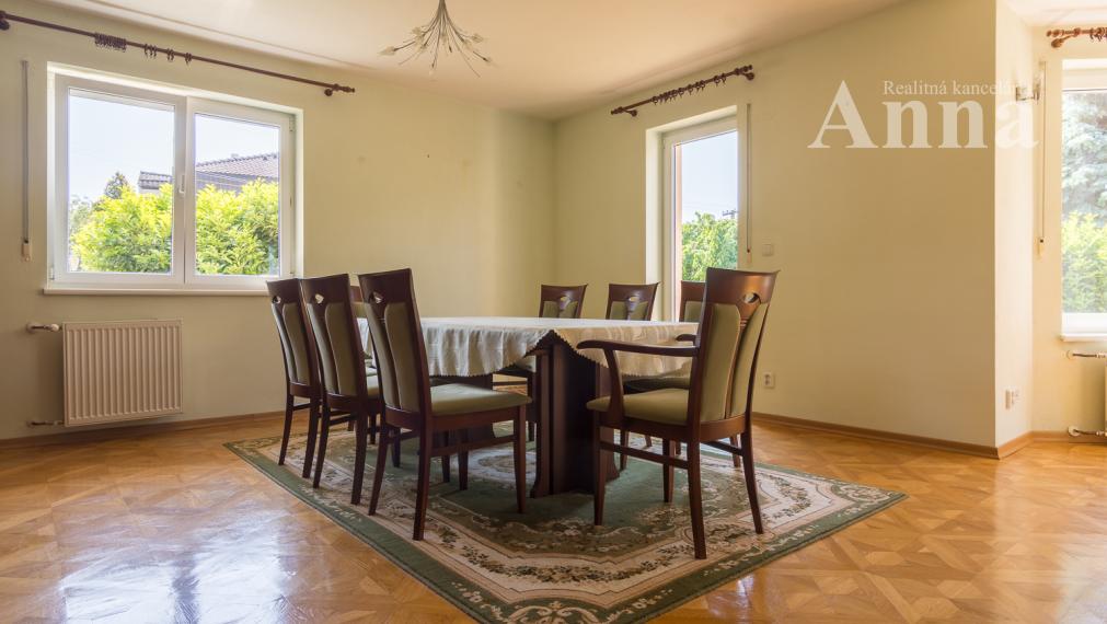 Veľký RD v peknej lokalite - Limbach