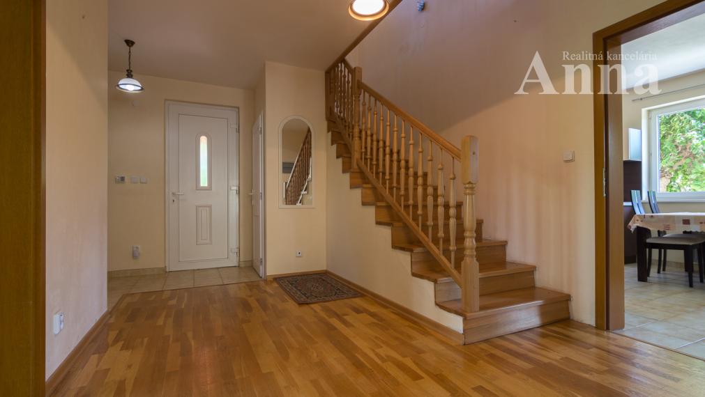 Veľký RD v peknej lokalite - Limbach