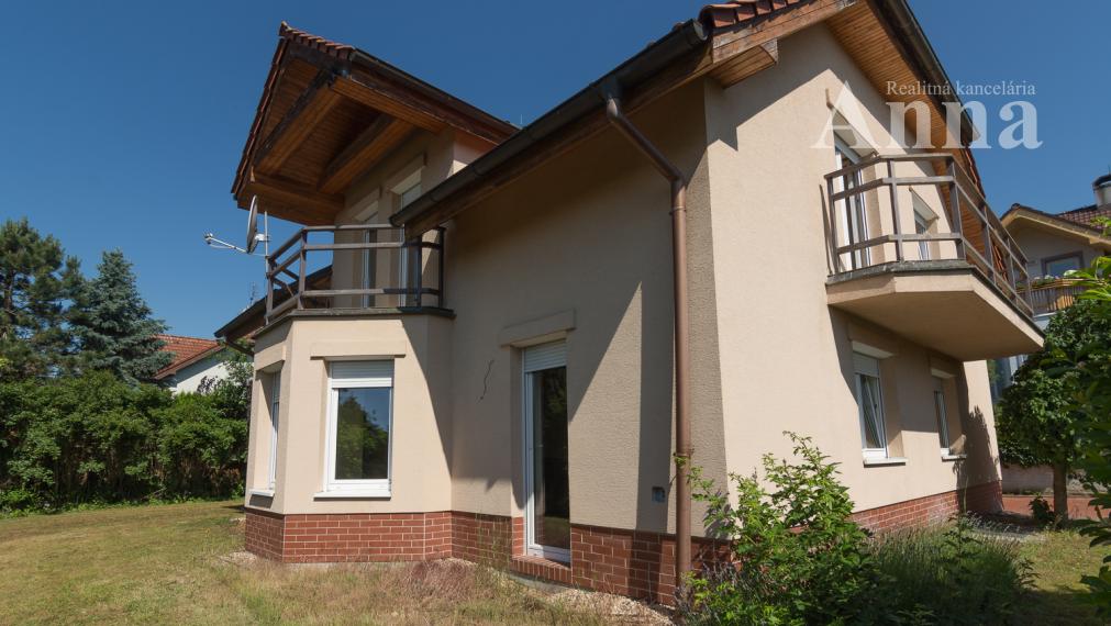 Veľký RD v peknej lokalite - Limbach