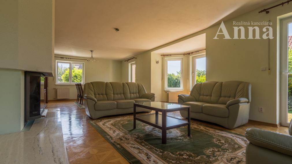 Veľký RD v peknej lokalite - Limbach