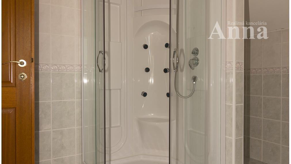 Veľký RD v peknej lokalite - Limbach