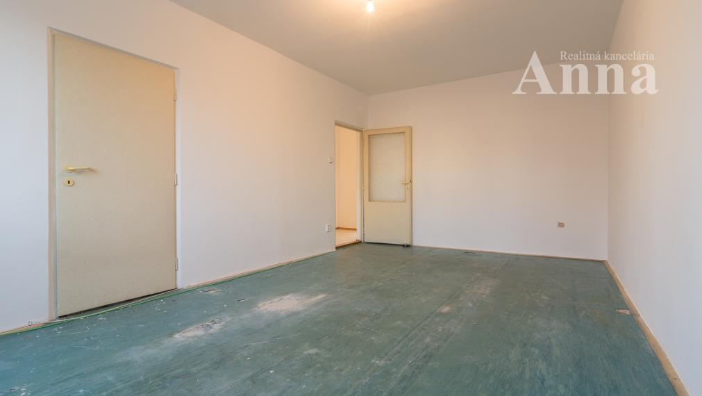 Veľký 2-izb. byt v Petržalke - Vilová ul.