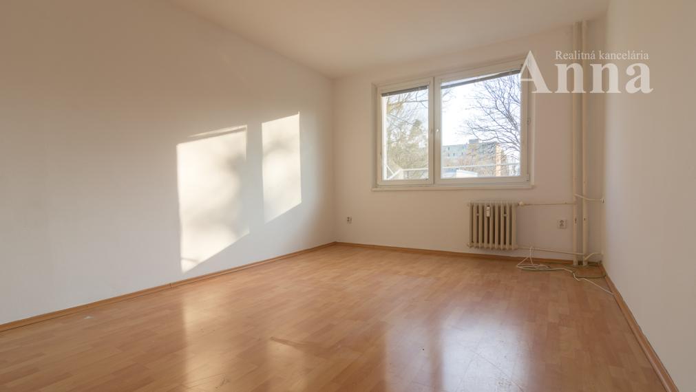 Veľký 2-izb. byt v Petržalke - Vilová ul.