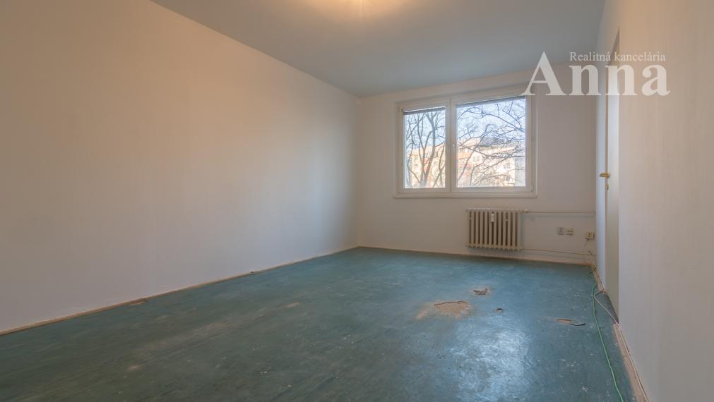 Veľký 2-izb. byt v Petržalke - Vilová ul.