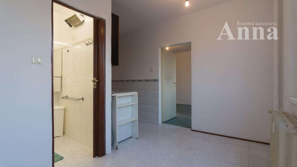 Veľký 2-izb. byt v Petržalke - Vilová ul.