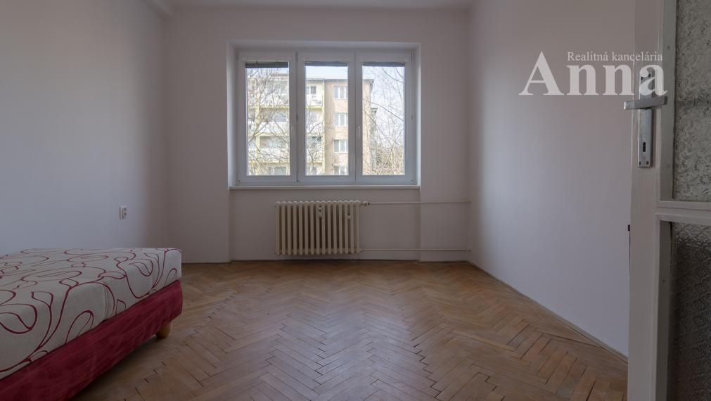 2-izb. byt - Kadnárová ul.