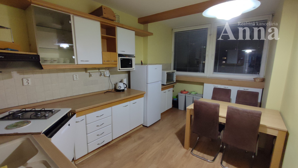 Prenájom 4-izb byt,Ševčenkova ul. v Petržalke