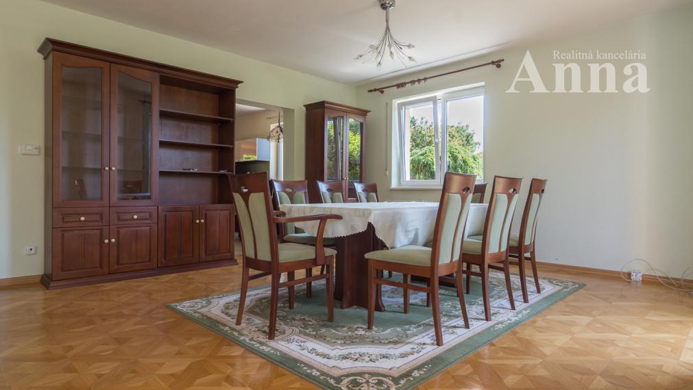 Veľký RD v peknej lokalite - Limbach