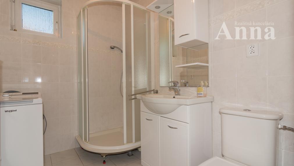 Veľký RD v peknej lokalite - Limbach