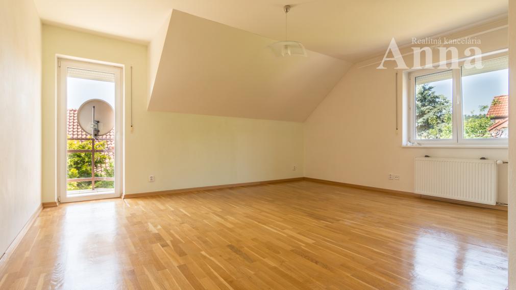 Veľký RD v peknej lokalite - Limbach