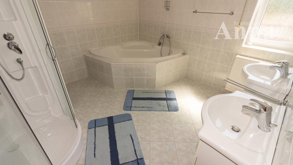 Veľký RD v peknej lokalite - Limbach