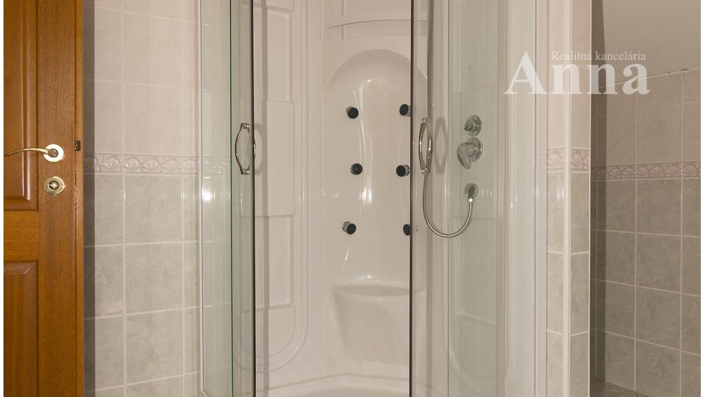 Veľký RD v peknej lokalite - Limbach