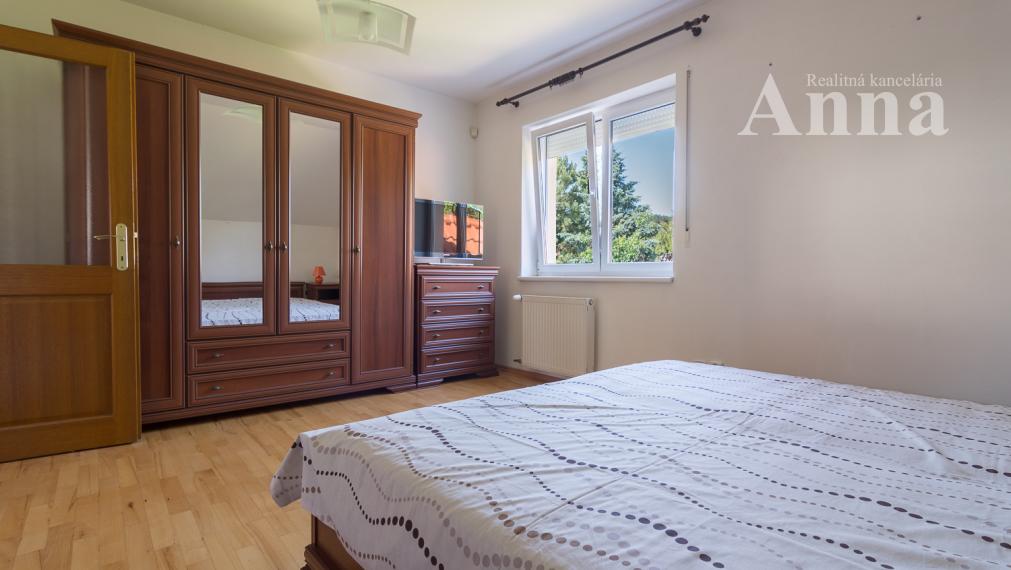 Veľký RD v peknej lokalite - Limbach