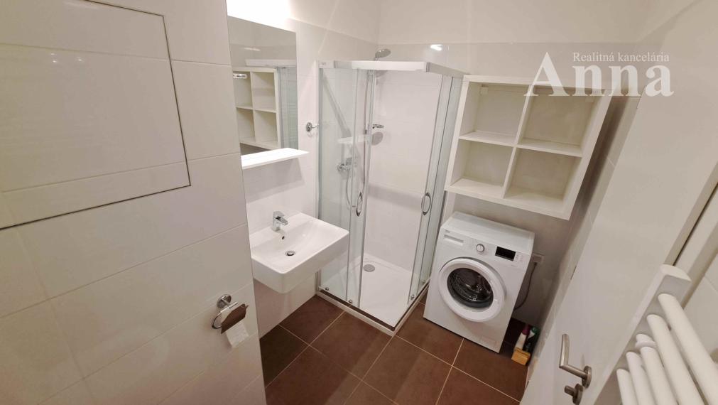 Prenájom 2-izb byt v Slnečniciach