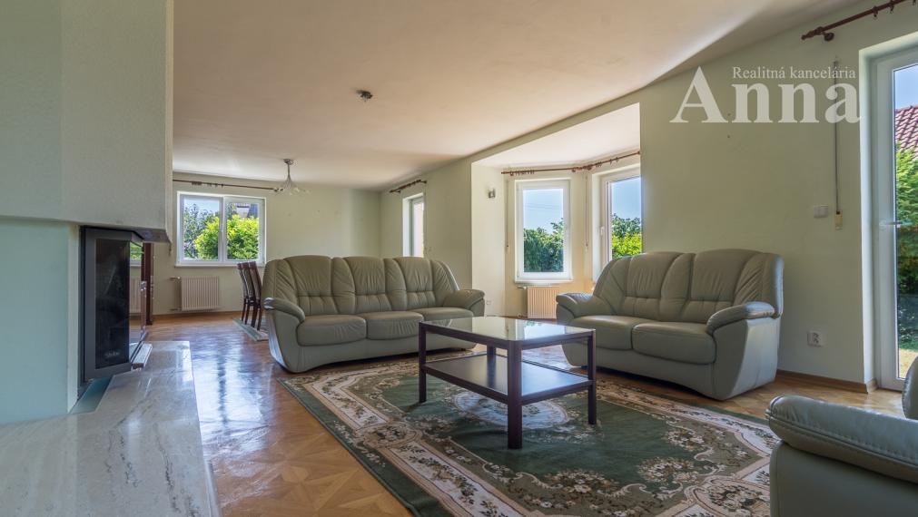 Veľký RD v peknej lokalite - Limbach